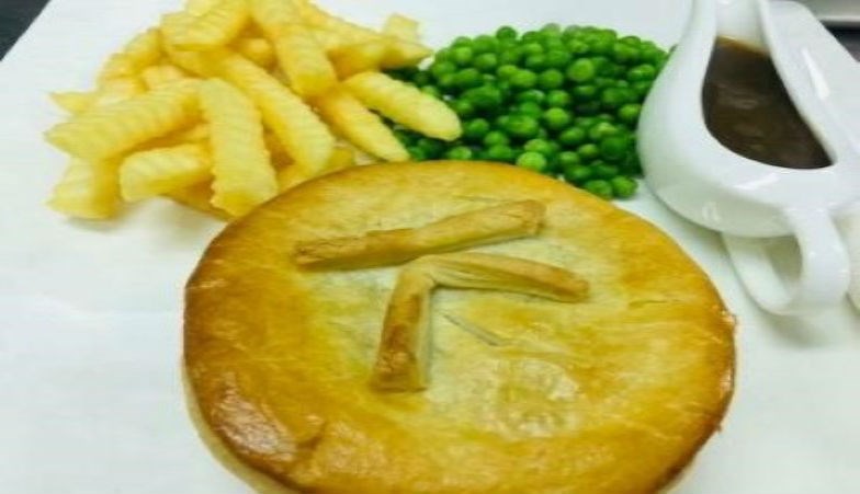 N/Z Crinkle Cut Fries Gardent Peas,Gravy ( PIE NOT INCLUDED)