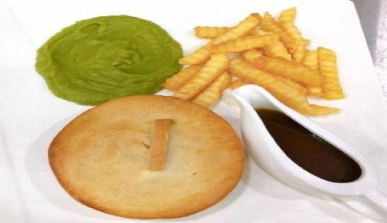 N/Z Crinkle Cut Fries Mushy Peas,Gravy ( PIE NOT INCLUDED)